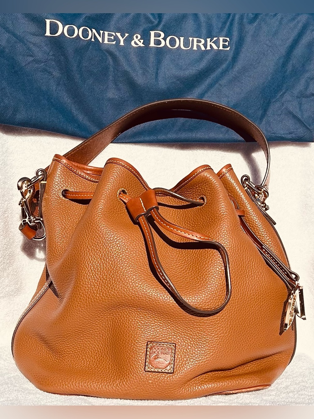 Dooney & Bourke Large Drawstring Bucket Bag in Tan PebbleGrain Leather w/Dustbag
